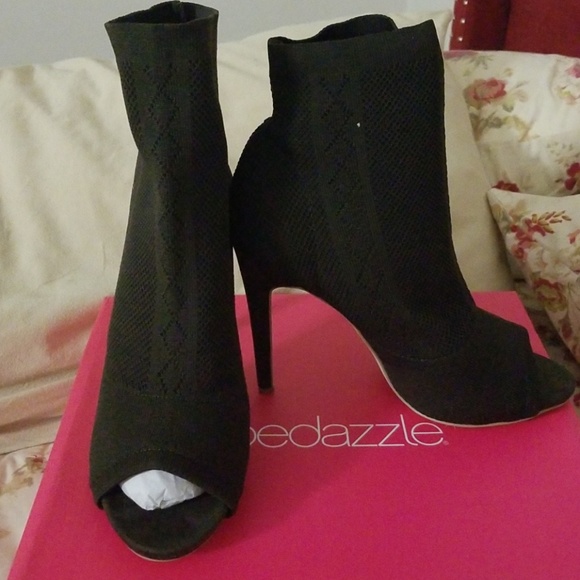 Boots - Picture 2 of 4